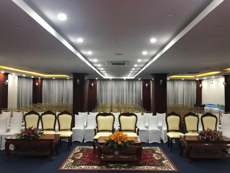Kampong Thom Royal Hotel Extérieur photo